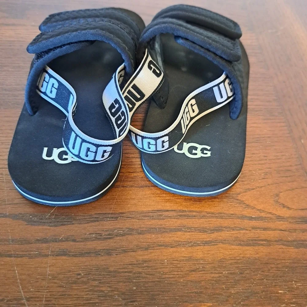 UGG Sport Yeah Black Neoprene Slingback Sandals Kids Size 11 1112317T